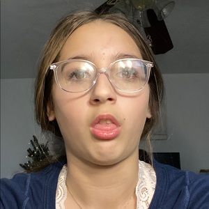 Meet your Posher, Ava